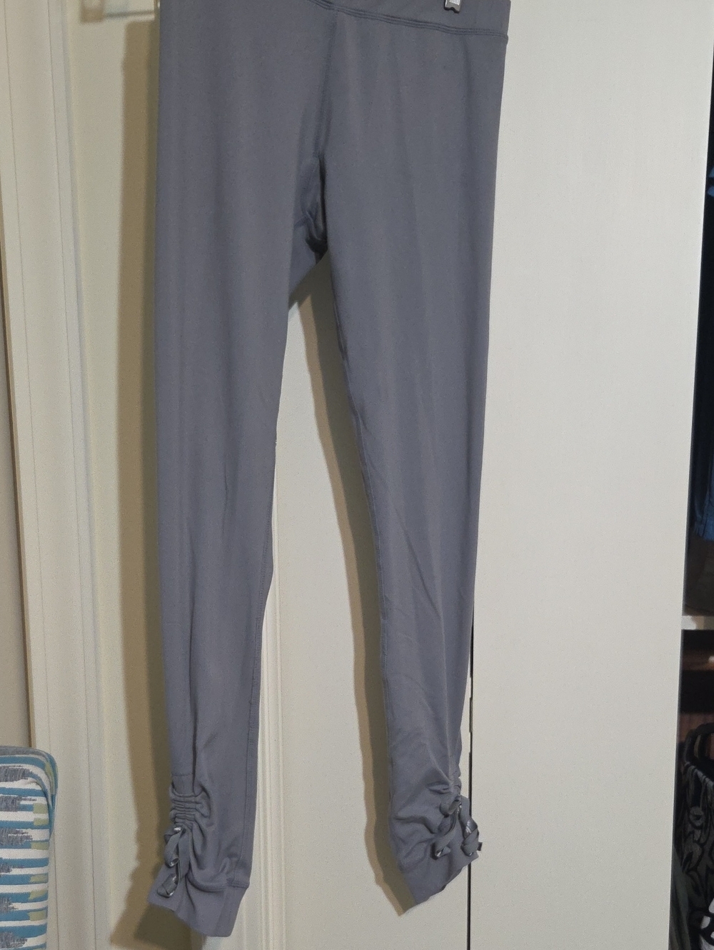 Boston Proper Light Gray Ruched-Hem Active Leggings XS Long